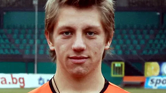 2 г. и 8 мес. условно за учителя, който спал с 13-годишна ученичка