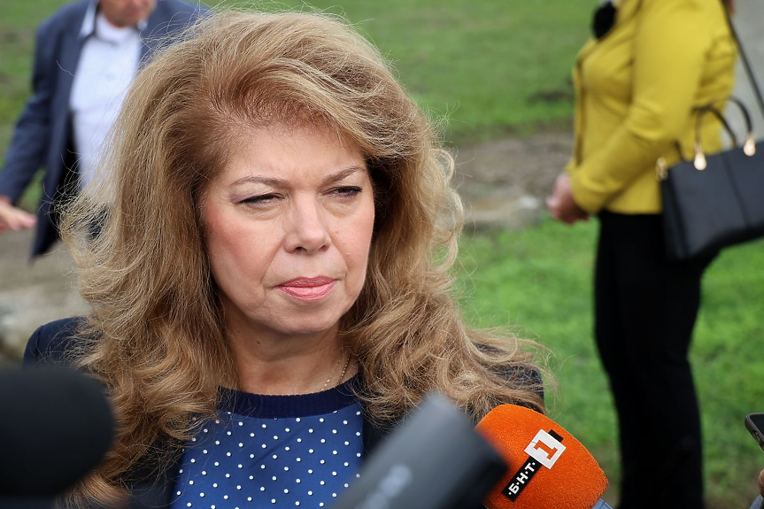 Само скоростта на промените за особения управител притеснила Йотова