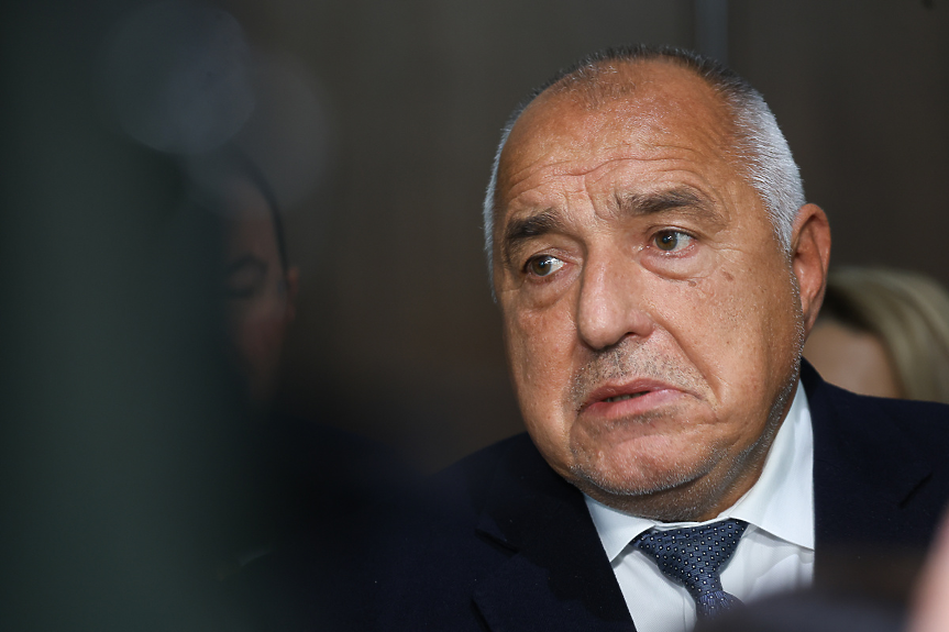 ДЕНЯТ В НЯКОЛКО РЕДА: Бойко крие банкери, Желязков не вижда алтернативи, МВР - нормативи