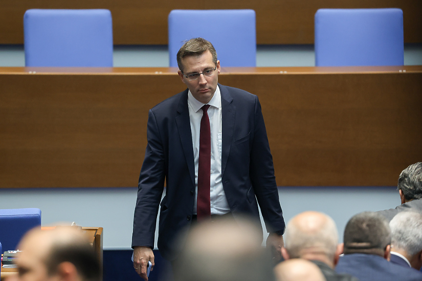 В мълчание - ГЕРБ, Новото начало, ИТН и БСП преодоляха ветото за 