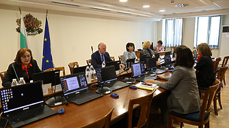 Съдиите призовават ВСС да се защити от... член на ВСС