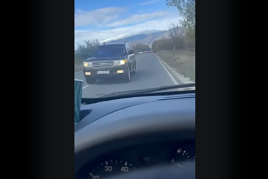 Джипове на НСО изтикват 