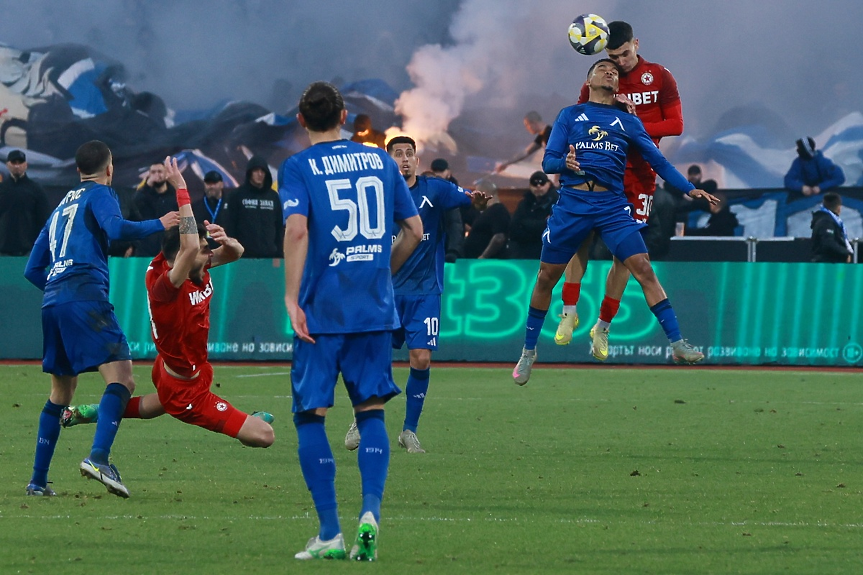 ЦСКА победи „Левски“ в мач с грозни сцени
