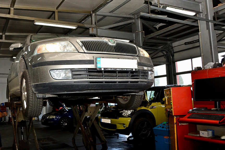 Без нотариална такса за прехвърляне на МПС, предлага ДСБ