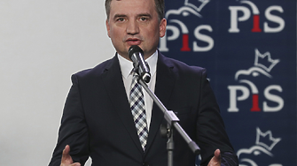 Полската прокуратура поиска арест на бившия министър на правосъдието Збигнев Жобро