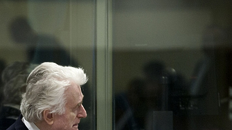 Италианският журналист, разследвал „сафаритата с хора“: Богати мъже са плащали по 300 000 евро, за да стрелят по деца