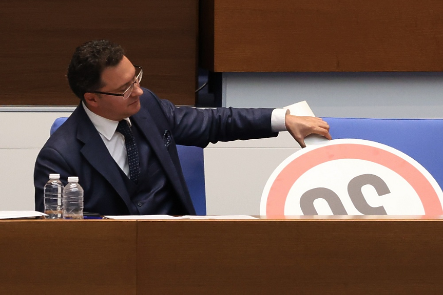 ДЕНЯТ В НЯКОЛКО РЕДА: прасе дразнител, 