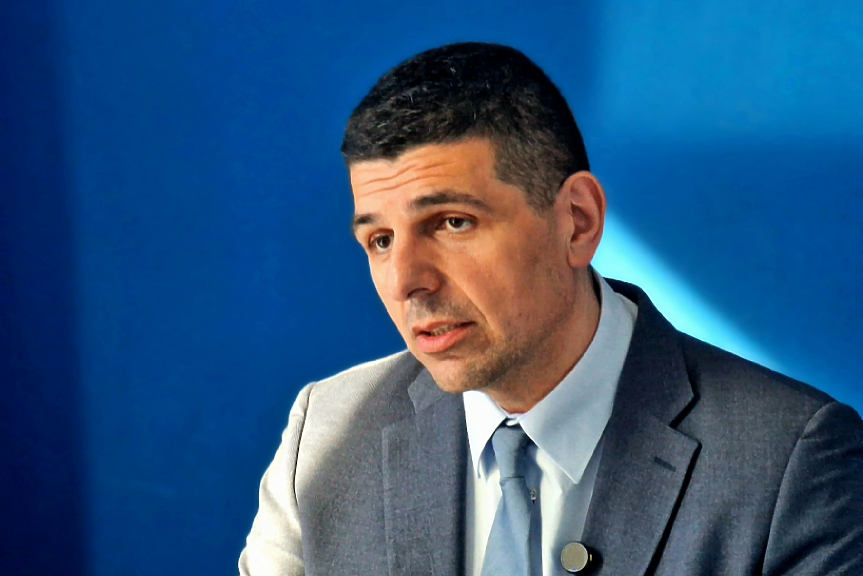 Мирчев: Въпросният носорог звъни постоянно на бизнесмени, а ако не звъни - се притискат през институциите