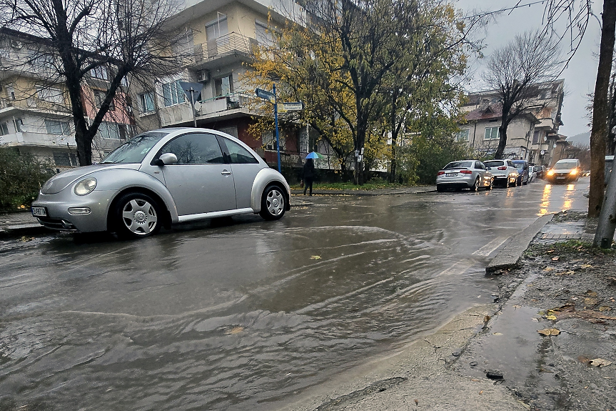 Дъжд удави Рупите. Времето остава топло, с променлива облачност