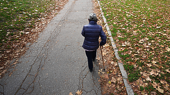 Предупредителни кодове за силен вятър в 18 области