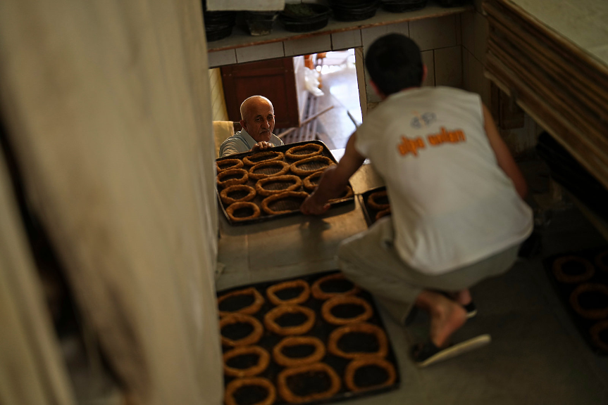 Отровени и починали туристи след храна и кафета в Истанбул