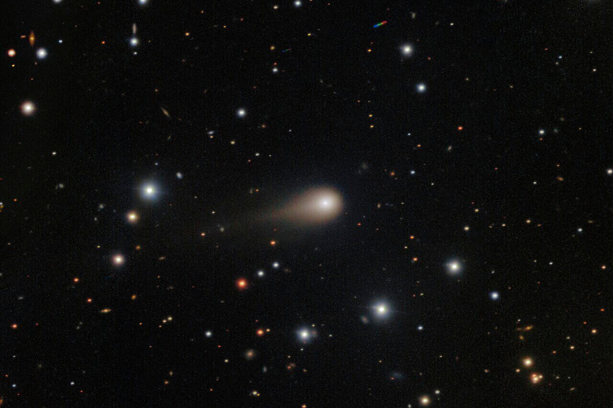 НАСА отрича да наблюдава извънземен космически кораб - било комета