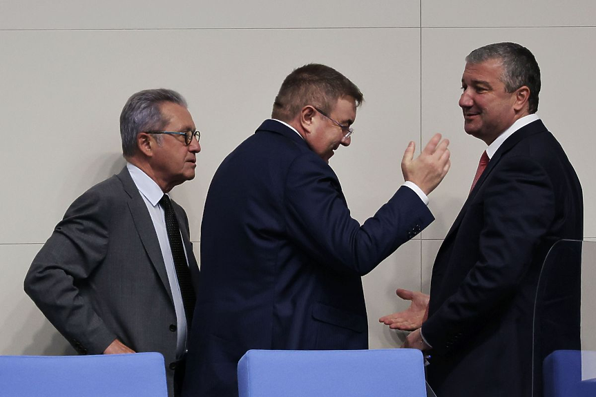 С бюджетна корекция за 2 млрд. евро: готвят одържавяване на „Лукойл“ чрез ББР