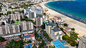 ДЕНЯТ В НЯКОЛКО РЕДА: още курорти в риск при бедствия; отпуск от затвора