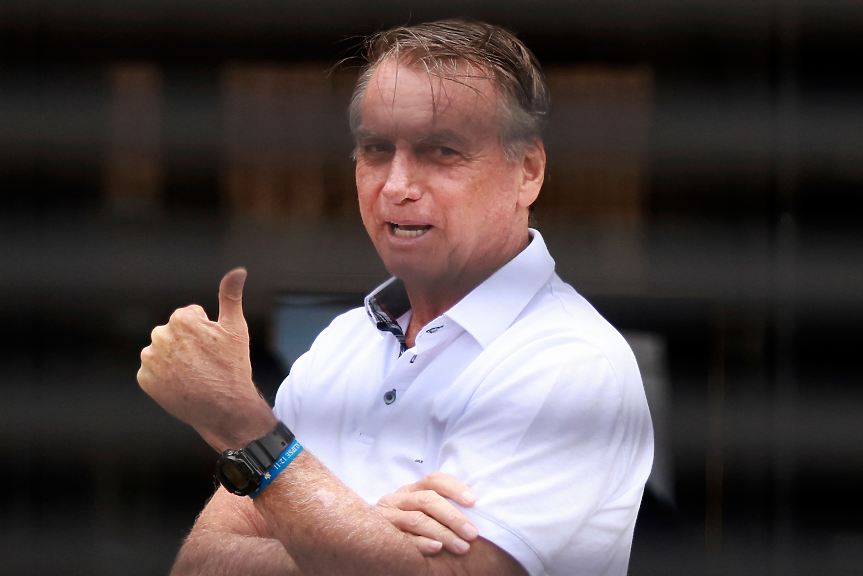 За по-сигурно: тикнаха зад решетките бившия президент Болсонаро, докато е под домашен арест