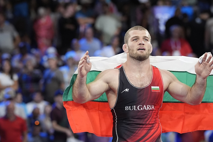 Русия опитва да спре теча на шампиони по борба - забранява смяната на гражданство