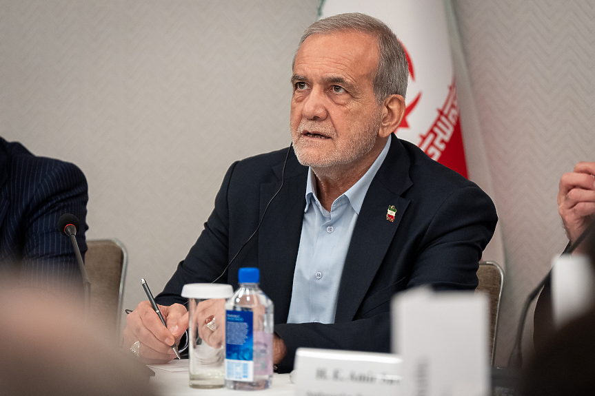 Иран трябва неизбежно да премести столицата си, казва президентът