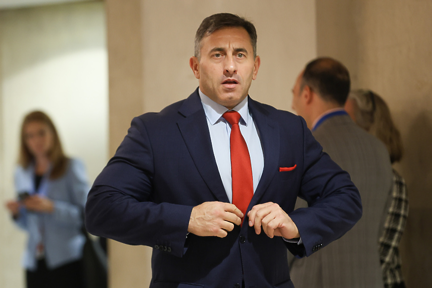 Лоялни и готови да служат