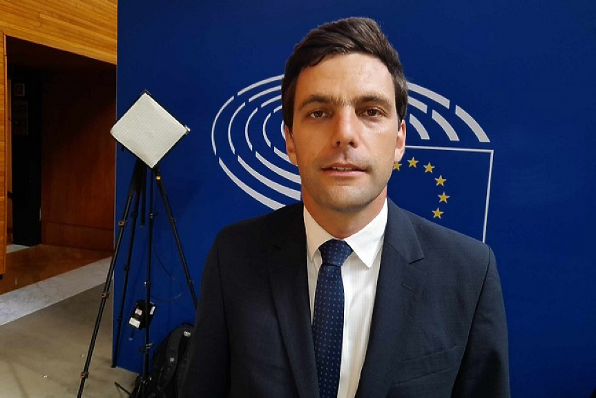 Никола Минчев: Киселова трябваше да внесе в зала референдума за еврото. Няма как той да се състои до 1 януари