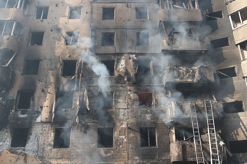 Най-малко 25 загинаха при руски въздушен рейд в Западна Украйна, 19 от тях изгоряха живи, включително 3 деца