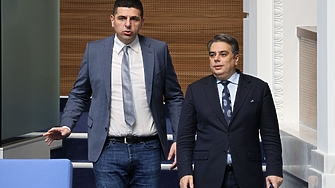 ПП-ДБ: Борисов обяви, че изтегля бюджета, но Пеевски му дръпна ушите