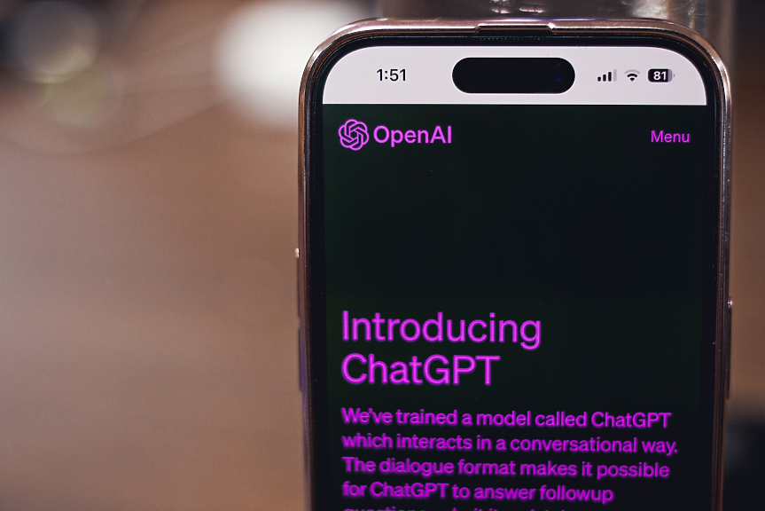 OpenAI прехвърли вината върху тийнейджър, самоубил се след чат с ChatGPT